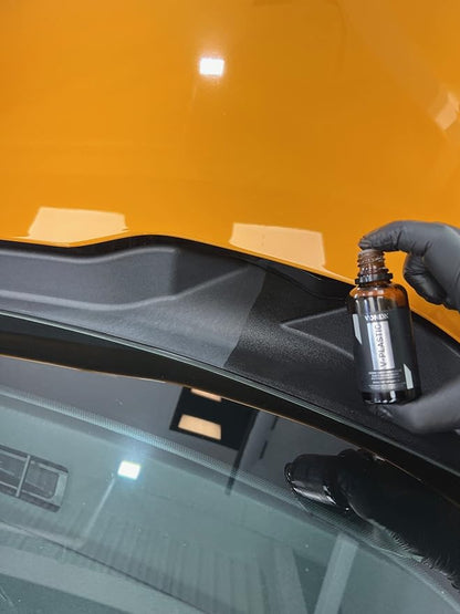 Vonixx V-Plastic Ceramic Coating – For Exterior & Interior Plastics 50 ml (1.7 fl oz)